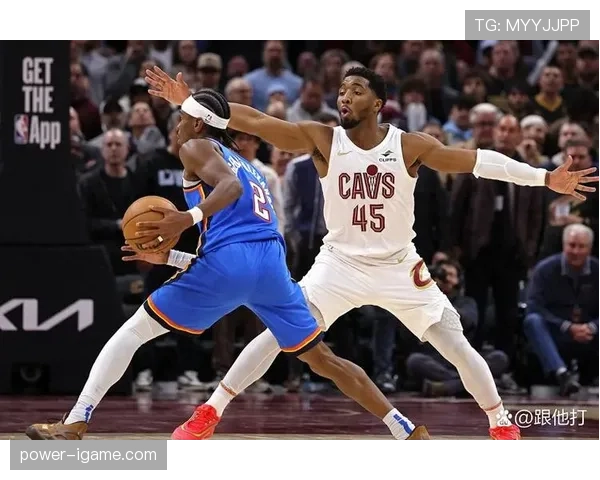 骑士季后赛强势崛起，核心球员闪耀赛场引领球队前进