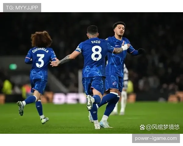 英超争冠格局渐趋清晰，强队稳健表现成焦点