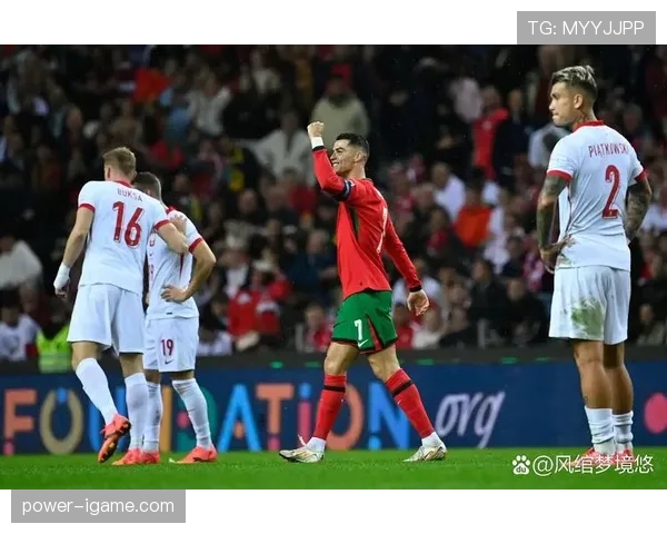 西甲新赛季揭幕战打响，塞里亚球场上演激情对决