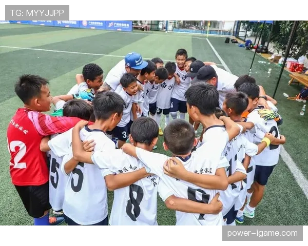 足球青训体系发力，年轻才俊崭露头角引关注